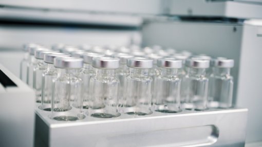 Covid-19: Portugal aloja sete das 366 fábricas da UE para produção de vacinas