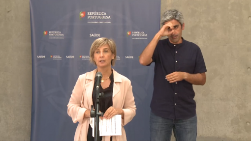 Covid-19: Ministra da Saúde defende que vacinação de jovens “está já clarificada”