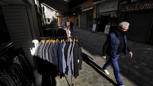Consumo das famílias cai na zona euro no 1.º trimestre enquanto rendimento sobe
