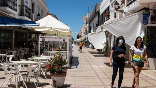 Covid-19: Utilização de máscara deixa de ser obrigatória na via pública em setembro