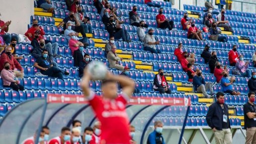 Covid-19: Governo permite regresso de público aos eventos desportivos com regras