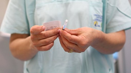 Covid-19: Crianças com cancro, diabetes, obesidade entre as prioritárias para vacinação