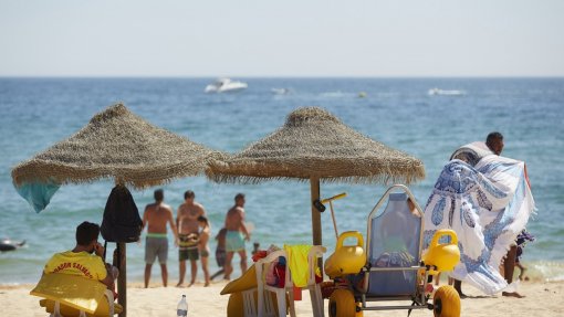 Autoridade Marítima e DGS lançam campanha para evitar acidentes nas praias