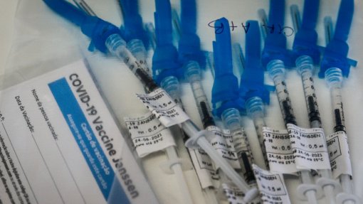 Covid-19: Incidência continua a baixar, índice transmissibilidade mantém-se
