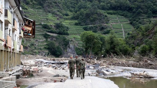 Clima: Montante do fundo de reconstução do oeste da Alemanha pode atingir 30 MM€