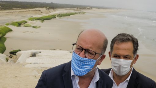 Ministro assume que ‘bypass’ de areias na barra da Figueira da Foz é para fazer