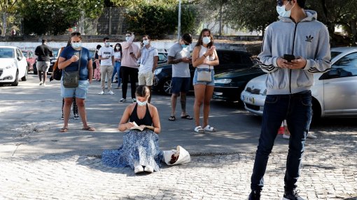 Covid-19: Centros vão encher-se no fim de semana para vacinar mais de 100 mil jovens com 16 e 17 anos