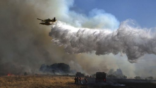 Incêndio no concelho de Castro Marim dominado às 10:20