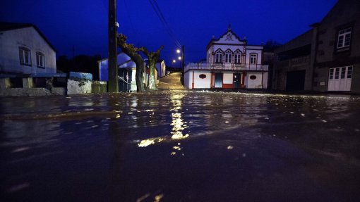 Sete ilhas dos Açores sob aviso amarelo devido a chuva e trovoada