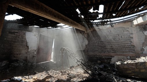 Incêndios: Mais de 230 operacionais e 12 meios aéreos combatem fogo em Odemira