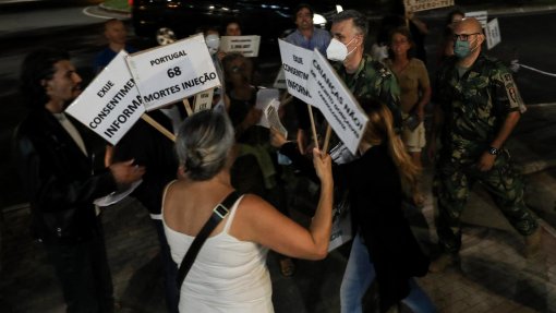Sindicato preocupado com a violência de manifestantes anti-vacinas sobre jornalistas