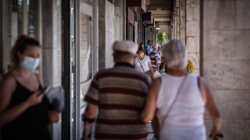 Regras da segunda fase do plano de desconfinamento entram hoje em vigor