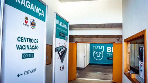 Covid-19: Centros de vacinação começam a fechar no final de agosto no distrito de Bragança