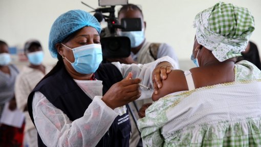 Covid-19: Angola realiza sorteio para incentivar população a vacinar-se
