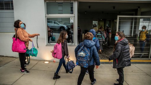 Covid-19: Infeções vão aumentar com regresso às aulas