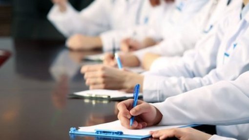 Sindicato avisa que é necessário criar condições antes de abrir mais cursos de Medicina