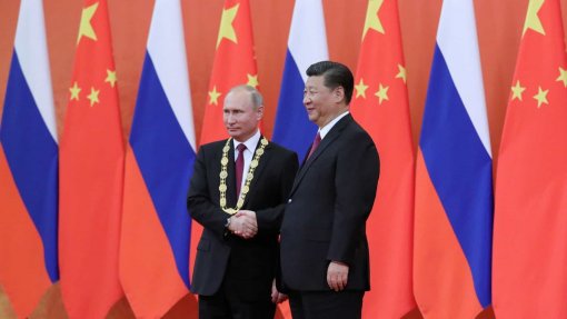 Covid-19: Líderes da Rússia e China criticam “politização” de vacinas e origem do vírus
