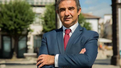 Presidente do Governo dos Açores justifica 2.ª unidade de radioterapia com dignidade do doente