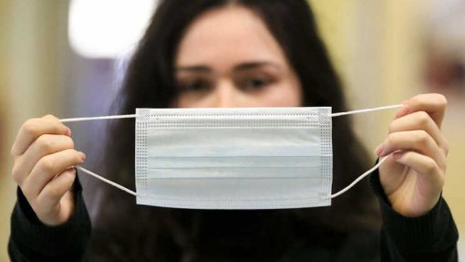 Covid-19: PS não vai renovar obrigatoriedade do uso da máscara em espaços exteriores