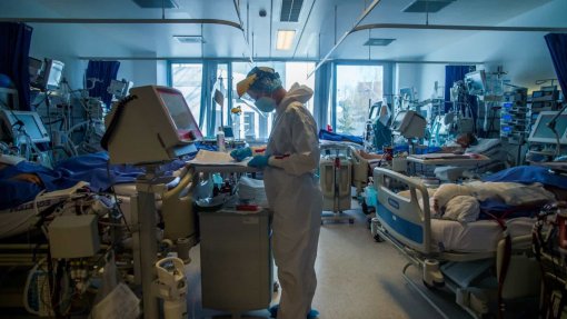 Covid-19: Pandemia já matou pelo menos 4.583.765 pessoas no mundo
