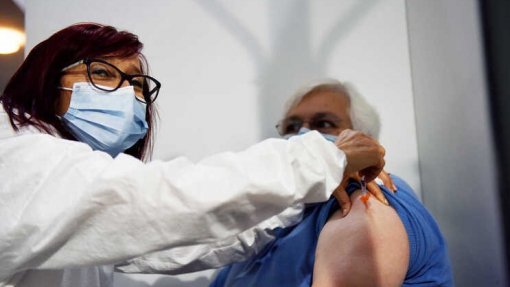 Vacinas mais baratas para maiores de 65 anos