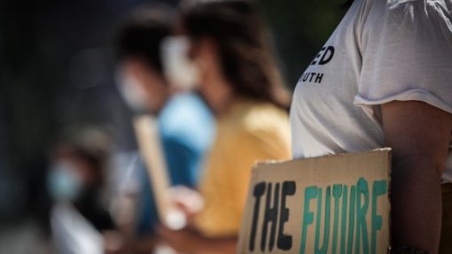 Greve climática estudantil convoca protestos com agenda alargada a problemas sociais