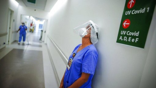 Covid-19: Pelo menos 4.744.890 mortes no mundo desde o início da pandemia