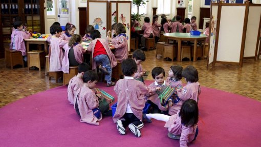 Governo quer integrar pré-escolar no ensino obrigatório