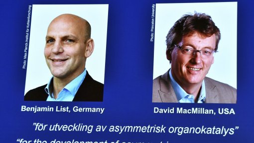 Prémio Nobel da Química 2021 para cientistas responsáveis por ferramenta que cria moléculas