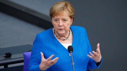 Merkel antecipa um &quot;trabalho muito difícil” para alcançar as metas ambientais