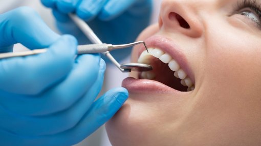 Bastonário dos dentistas alerta para casos de saúde oral calamitosos no país