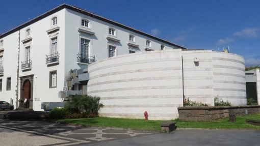 Covid-19: Governo da Madeira vai ao parlamento debater pandemia e recuperação económica