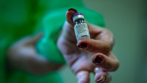 Covid-19: EMA avalia administração de vacina da Pfizer a crianças entre 5 e 11 anos