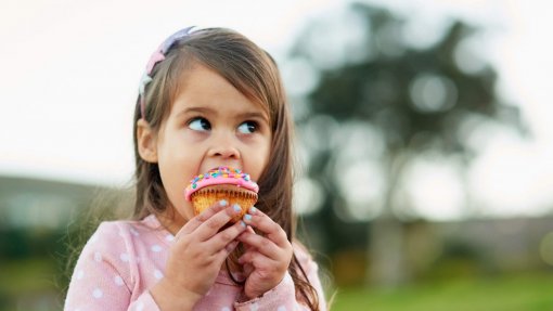 Oito em cada 10 crianças consome até três vezes por semana doces e salgados