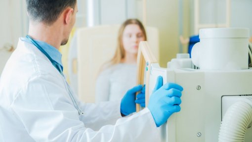 Médicos e técnicos de radiologia pedem renovação dos equipamentos de diagnóstico no SNS