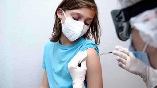 Consultores da agência do medicamento dos EUA recomendam vacinação de crianças