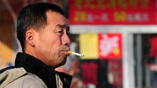 Mortes por cancro devido ao consumo de tabaco vão aumentar 50% na China até 2040