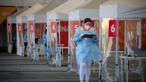 Covid-19: Primeiro mês da última fase do desconfinamento com menos infeções e mortes