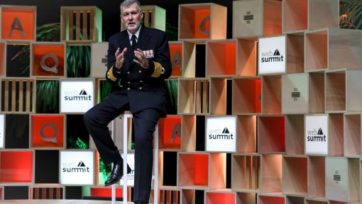 Web Summit: Gouveia e Melo realça “retórica de guerra” no processo de vacinação