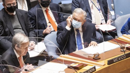 Guterres propõe &quot;roteiro para a inclusão&quot; com parte de 2 biliões de gastos militares