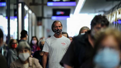 Covid-19: Incidência de infeções e índice de transmissibilidade voltam a aumentar
