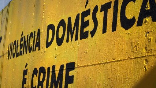 Combate à violência doméstica tem &quot;evidente défice&quot; de recursos - PGR