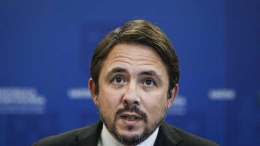 Covid-19: Secretário de Estado da Saúde defende uso de máscara em qualquer circunstância