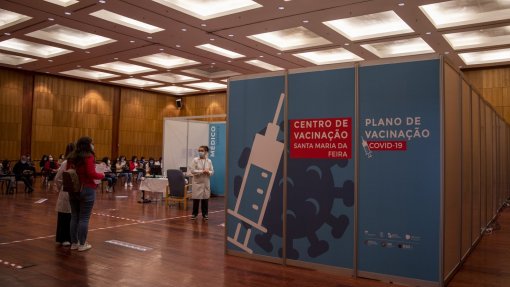 Covid-19: Vacinação da Feira regressa quarta ao Europarque sob tutela da autarquia