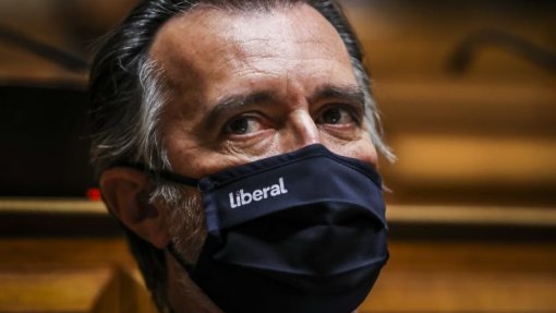 Covid-19: Iniciativa Liberal rejeita regresso de restrições que afetem economia