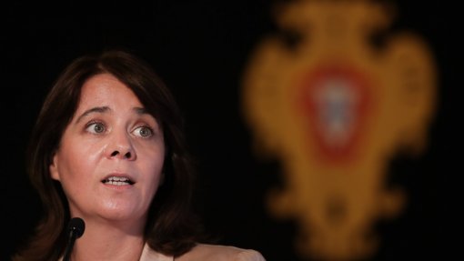 Covid-19: Catarina Martins diz que Governo falhará essencial sem medidas para reforçar SNS