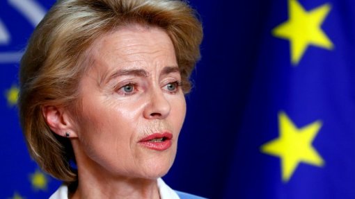 Covid-19: Von der Leyen quer convencer europeus a vacinarem-se