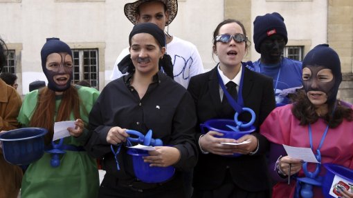 Covid-19: INSA associa festa da Latada em Coimbra a &quot;subida abrupta&quot; de sub-linhagem da variante Delta
