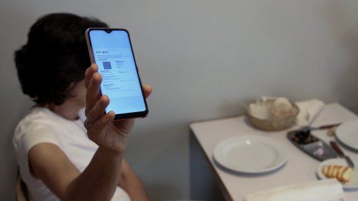 Covid-19: Certificado digital volta a ser exigido no acesso a restaurantes e hóteis
