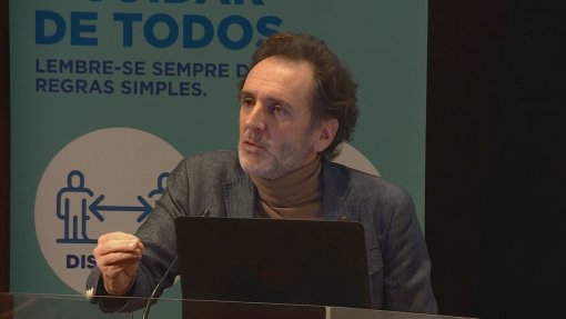 Covid-19: Investigador do INSA apela à calma em relação à nova variante Ómicron